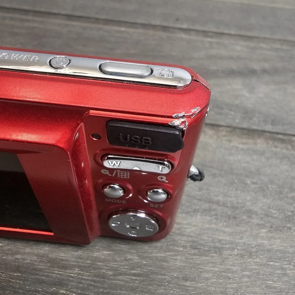 Polaroid iE826 18.0MP 8x Zoom‎ Compact Digital Camera With Battery For Parts